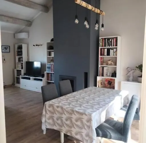 Grande Avec Piscine En Provence Beaucaire (Gard)
