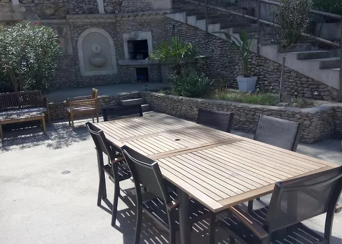 Grande Avec Piscine En Provence Beaucaire (Gard)