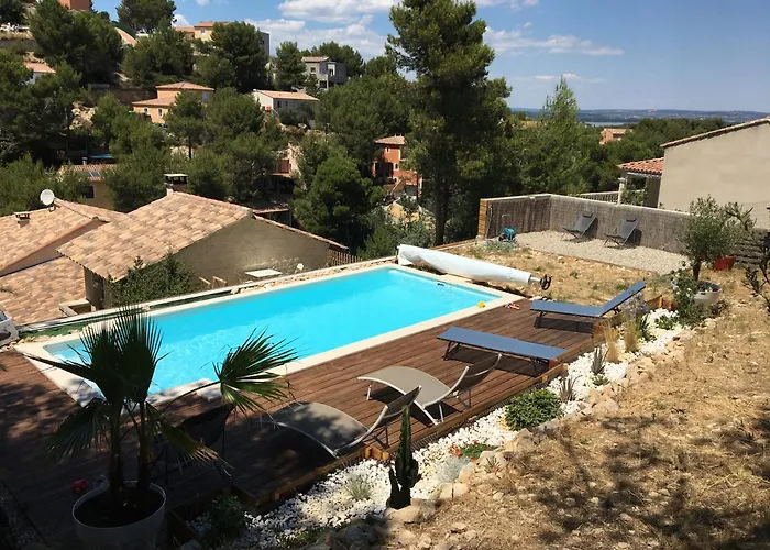 Villa Grande Avec Piscine En Provence Beaucaire (Gard)